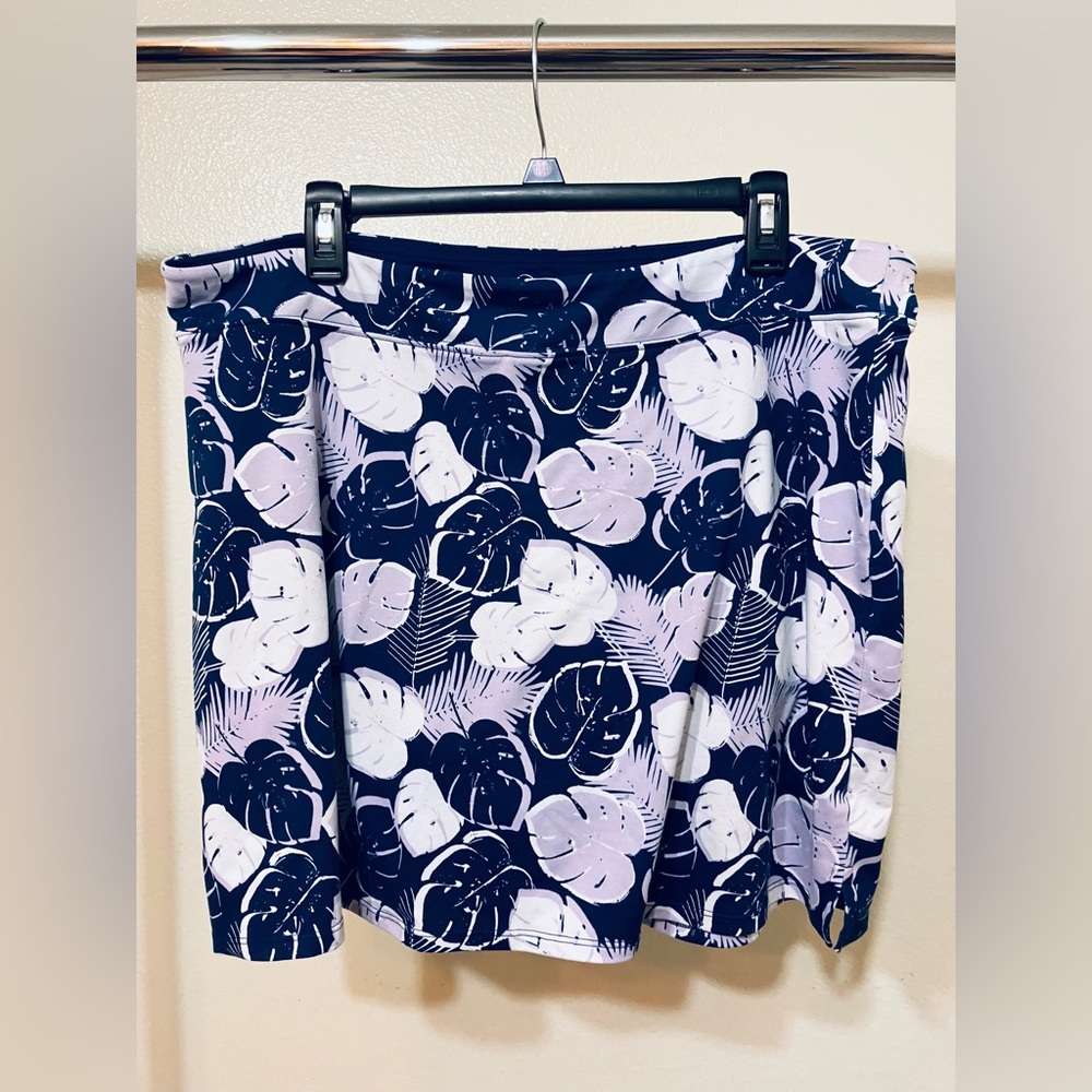 Tranquility by Colorado Clothing Floral Skort in Navy and White